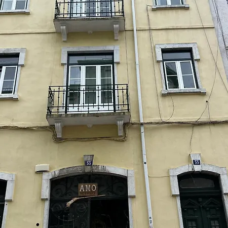 Apartamento Bernardim Ribeiro - 5ª Andar בית אירוח ליסבון