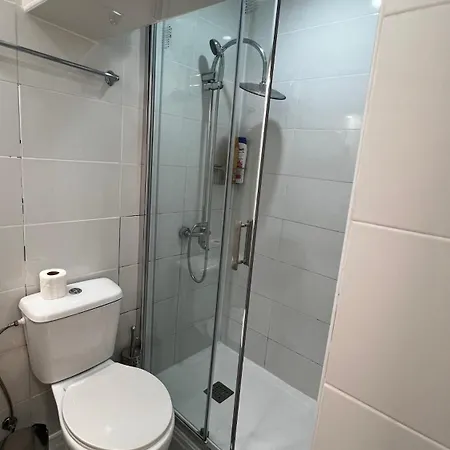 Apartamento Bernardim Ribeiro - 5ª Andar ליסבון