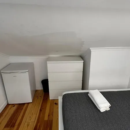 Apartamento Bernardim Ribeiro - 5ª Andar ליסבון