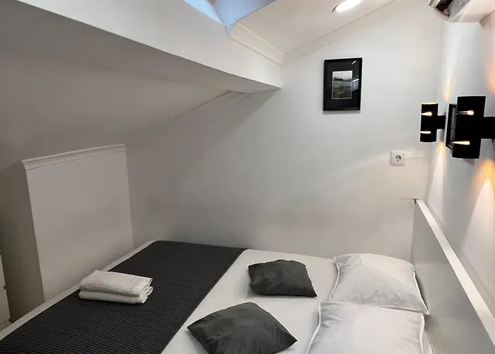 Apartamento Bernardim Ribeiro - 5ª Andar ליסבון