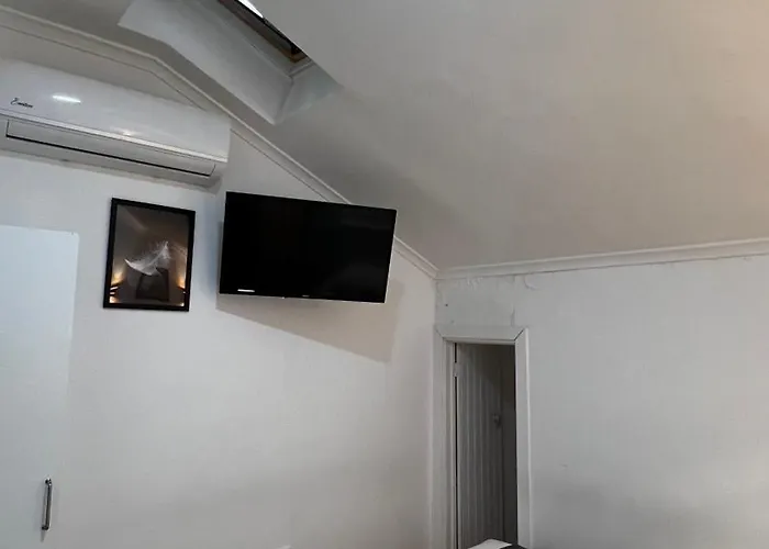 Apartamento Bernardim Ribeiro - 5ª Andar ליסבון